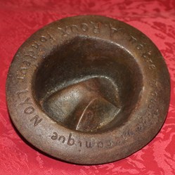 Chapeau, cendrier / vide-poche A. Roux Lyon