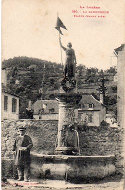 C15 - 390 - Statue Jeanne-d'Arc