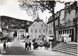 C03 - 204 - La Place Jeanne-d'Arc
