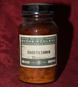 Diacétyltannin