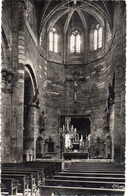 C36 - Intérieur de l'Eglise...
