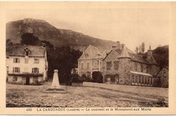 C03 - 490 - Le Couvent et le Monument aux Morts