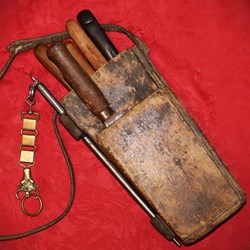 Etui ou gaine à couteaux