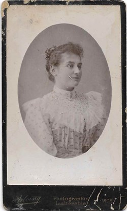 Sophie Reversat (ép. Charles De Nogaret)(?)