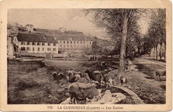 C03 - 715 - Les Ecoles