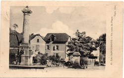 C08 - 06 - Un coin de Place