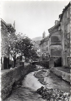 C04 - 267 - Le Vieux Quartier - La Rivière