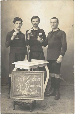 Carte-photo - Gymnastes à Mende