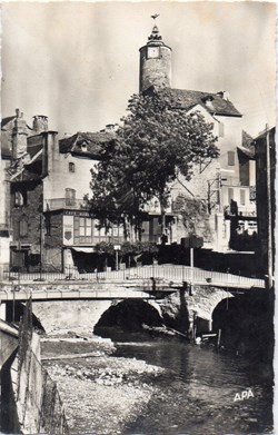 C34 - 102 - La Tour de l'Horloge...