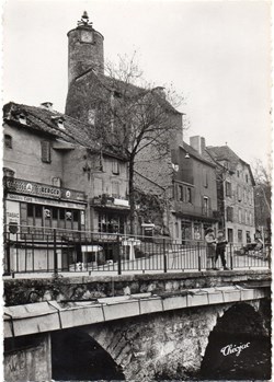 C05 - 34-1 - Le Vieux Pont et la Tour de l'Horloge