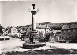 C08 - 1508 - La Place de la Fontaine