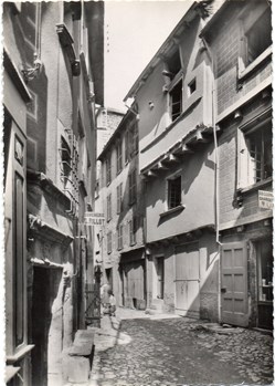 C03 - 31 - Un vieux quartier - La rue de la Ville