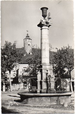 C28 - 110 - Vieille Fontaine...