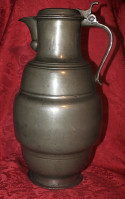 Pichet en étain