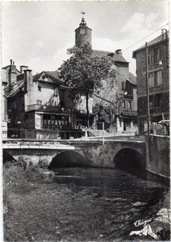 C05 - 34-11 - La Place du Portal...