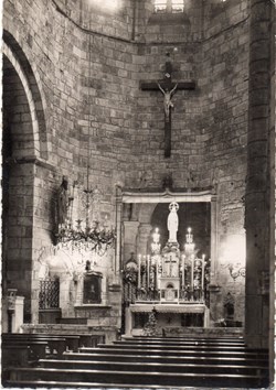 C13 - 12 - L'intérieur de l'Eglise