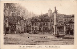 C03 - 717 - Place Maréchal Foch