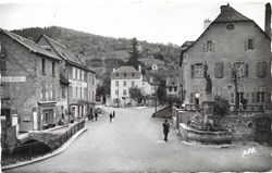 C34 - 208 - Fontaine Jeanne d'Arc