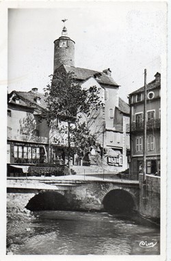 C36 - 07 - La Tour et le Vieux Pont