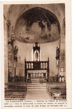 C13 - Intérieur de l'Eglise de St-Frézal...