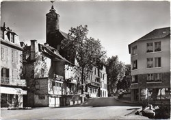 C04 - 268 - L'Entrée du Bourg
