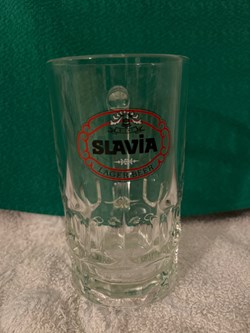 Chope en verre Slavia lager beer