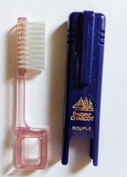 Dr CHARCOT / Brosse à dents de voyage