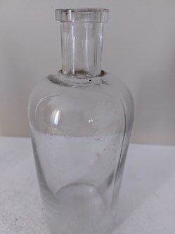 Bouteille en verre blanc 18 cm