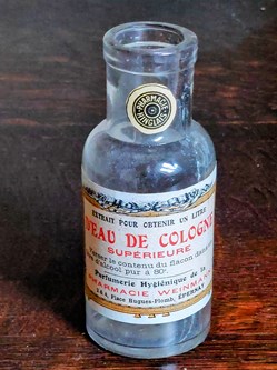 Extrait d' EAU DE COLOGNE / Flacon