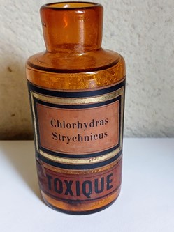 Flacon en verre ambré 11.5 "Chlorhydras Strychnicus"