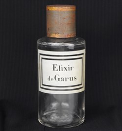 Flacon en verre petit modèle étiquette blanche Pharmacie RAVASSE