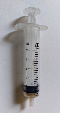 SERINGUE en plastique graduée 1 à 5 ml