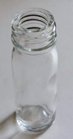 6 - Petit Flacon cylindrique en verre