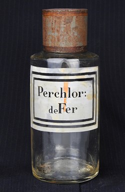 Flacon en verre petit modèle étiquette blanche Pharmacie RAVASSE