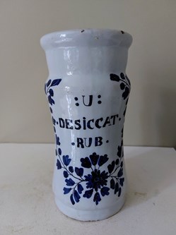 ALBARELLO faience " : U: . DESICAT. .RUB. " Décor bleu