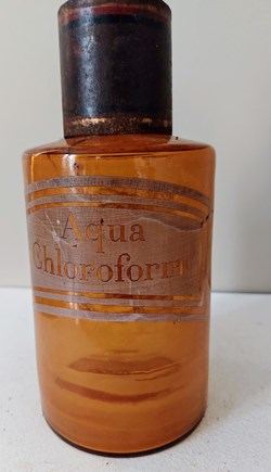 Flacon verre ambré "Aqua Chloroform :"