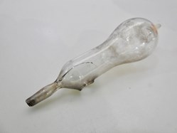 Ampoule ? en verre accidentée