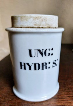 Pot à onguent céramique Ung : "Hydr :S: