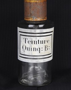 Flacon en verre petit modèle étiquette blanche Pharmacie RAVASSE