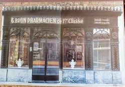Pharmacie à Montélimar / Lab ROUSSEL n33