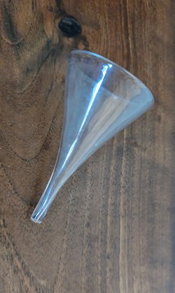 Entonnoir de laboratoire Hauteur 8cm