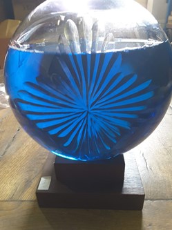 Boule décorative en cristal bleue