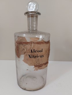 Alcool Nitricus Flacon en verre transparent