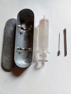Seringue 0 à 20 Cc dans boîtier métal