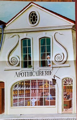 Pharmacie du XVIII Siècle / Lab ROUSSEL n9
