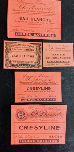 Phie Ch. BONNET / Étiquettes rouges