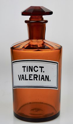 Flacon de pharmacie en verre ambré moyen modèle à étiquette blanche et noire
