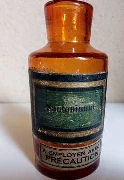 Flacon en verre ambré 11.5 "Santoninum"
