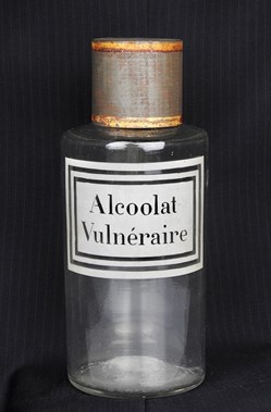 Flacon en verre grand modèle étiquette blanche Pharmacie RAVASSE
