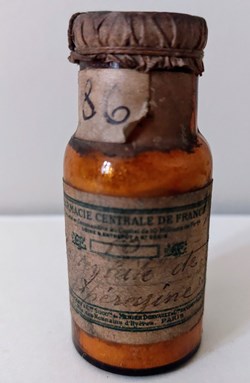 Flacon verre ambré voir étiquette